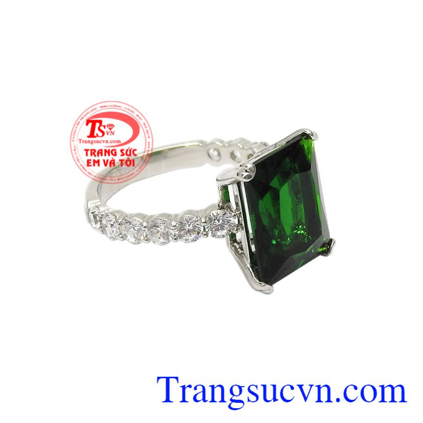 Nhẫn nữ vàng trắng cách điệu, Nhẫn nữ vàng trắng