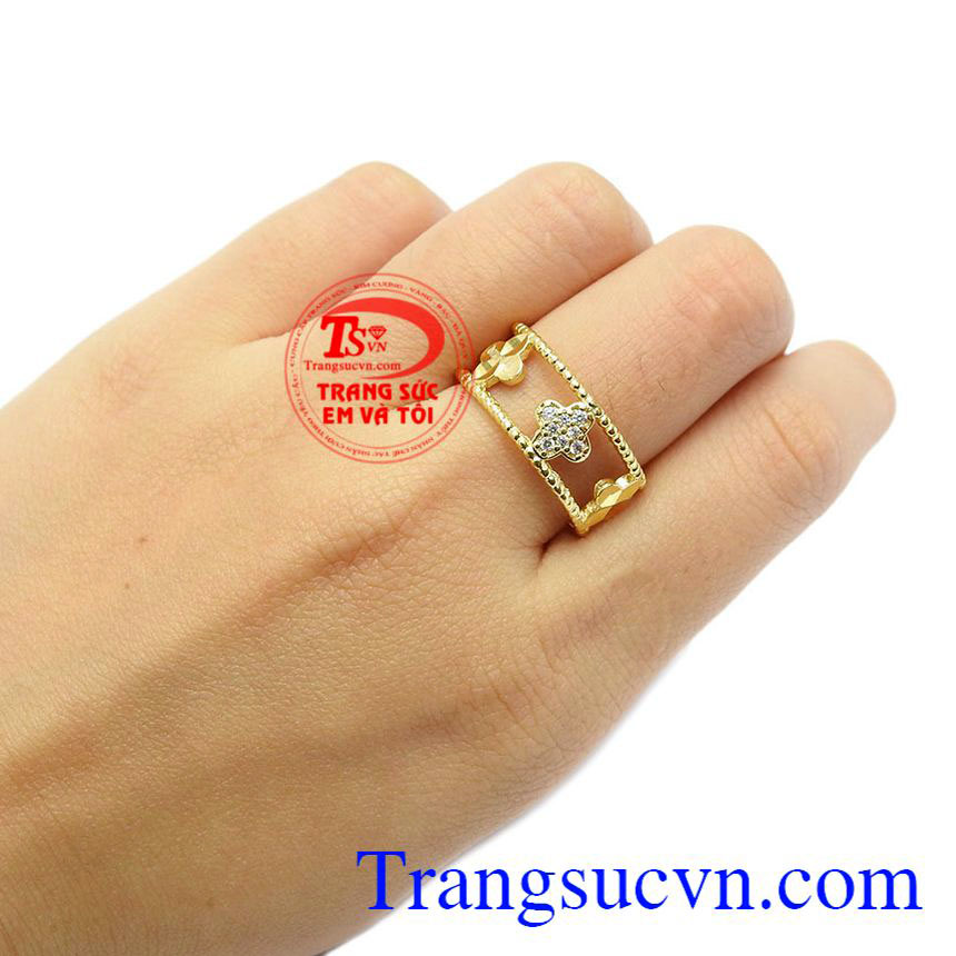Nhẫn vàng hoa bốn cánh, Nhẫn nữ vàng