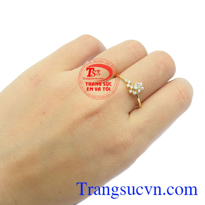 Nhẫn vàng ngôi sao lấp lánh, Nhẫn nữ vàng
