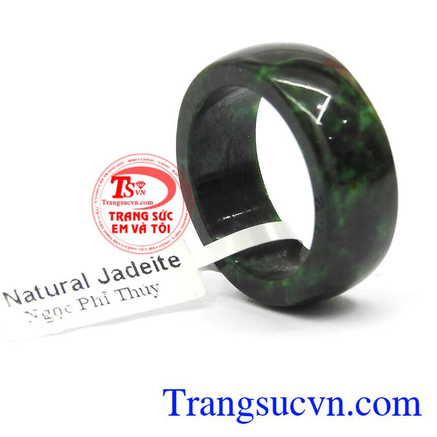 Nhẫn ngọc cẩm thạch mệnh thủy, Nhẫn ngọc, ngọc cẩm thạch cao cấp.