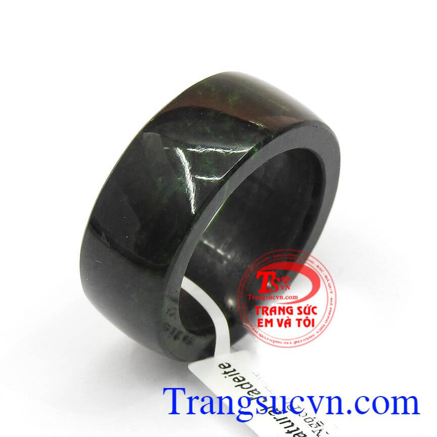 Nhẫn ngọc phỉ thúy nam đẹp, ngọc phỉ thúy thiên nhiên, Nhẫn ngọc sáng bóng. 