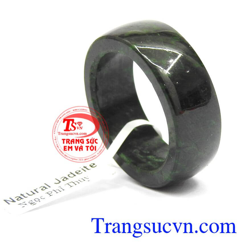 Nhẫn phỉ thúy quyền lực, Nhẫn ngọc, nhẫn ngọc cẩm thạch thiên nhiên.