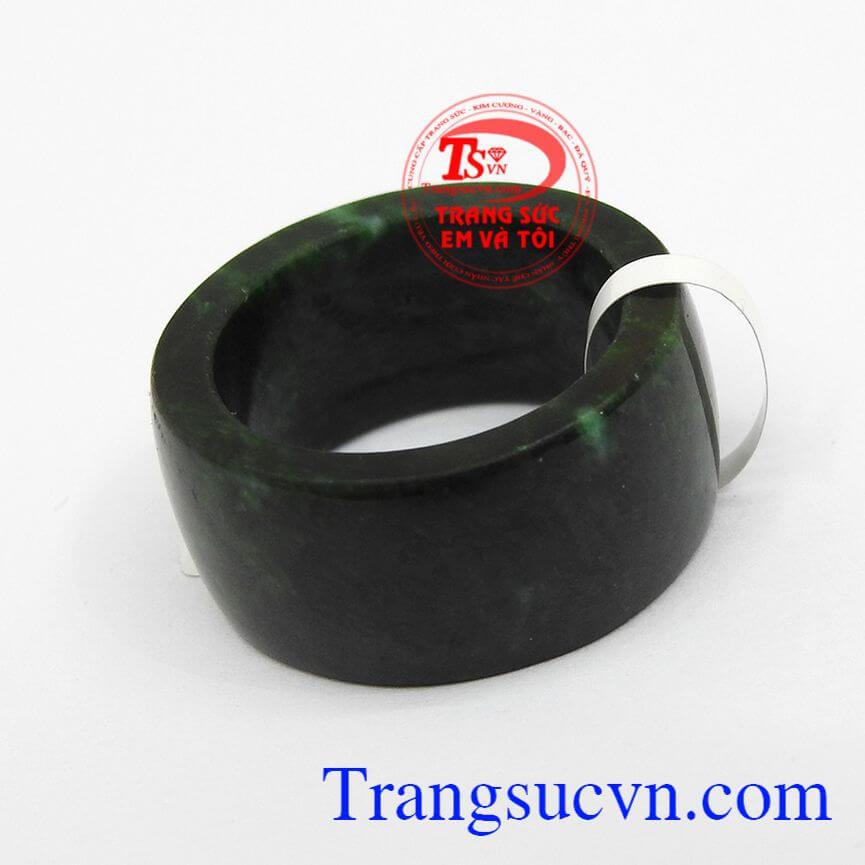 Nhẫn ngọc jadeite thiên nhiên đẹp, Nhẫn ngọc chất lượng cao, ngọc phỉ thúy.