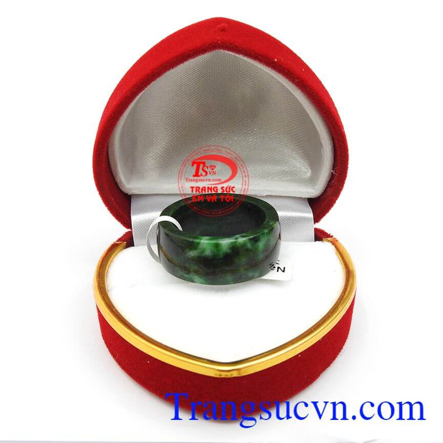Nhẫn phỉ thúy thiên nhiên, Nhẫn ngọc cao cấp, Nhẫn ngọc đẹp.