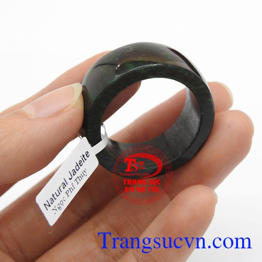 Nhẫn ngọc phỉ thúy nam đẹp, ngọc phỉ thúy thiên nhiên, Nhẫn ngọc sáng bóng. 