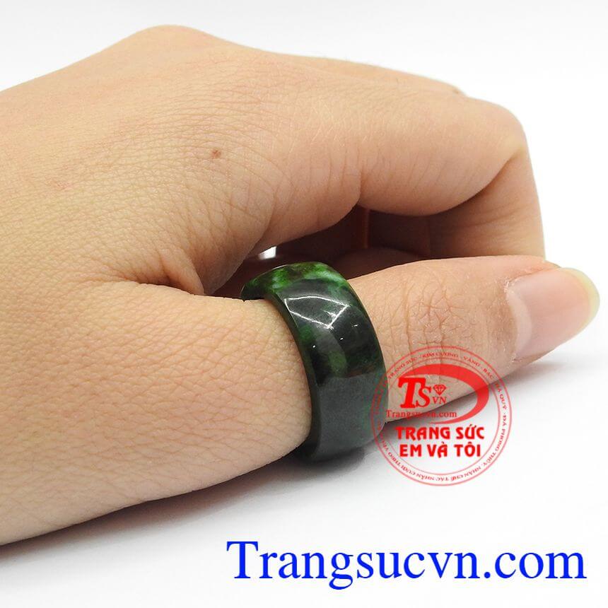 Nhẫn phỉ thúy thiên nhiên, Nhẫn ngọc cao cấp, Nhẫn ngọc đẹp.