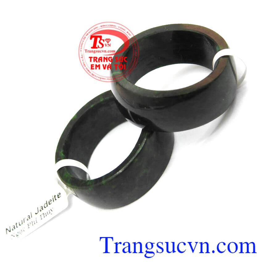 Nhẫn ngọc jadeite thịnh vượng, Nhẫn ngọc, Ngọc cẩm thạch thiên nhiên.