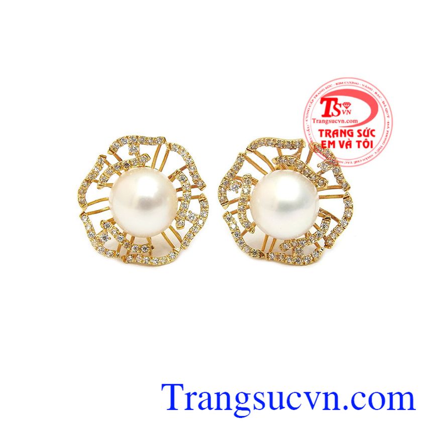 Hoa tai thể hiện đẳng cấp của chủ nhân Hoa tai thể hiện đẳng cấp của chủ nhân