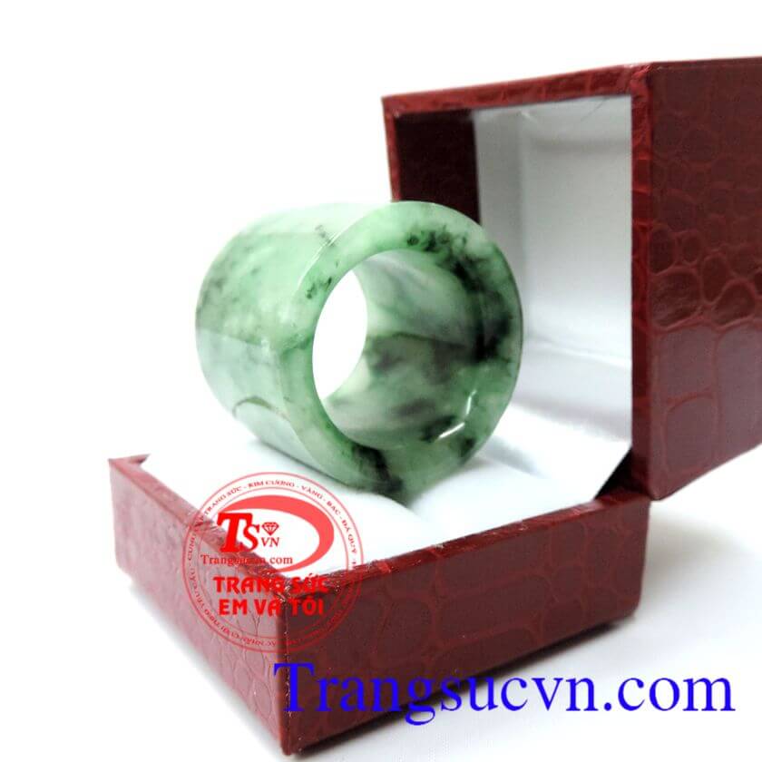 Nhẫn ngọc jadeite ngón cái	