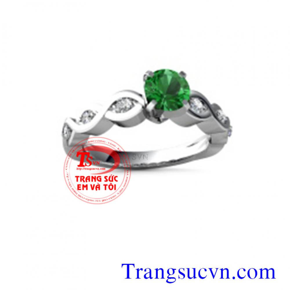 Nhẫn đính hôn gắn đá emerald	