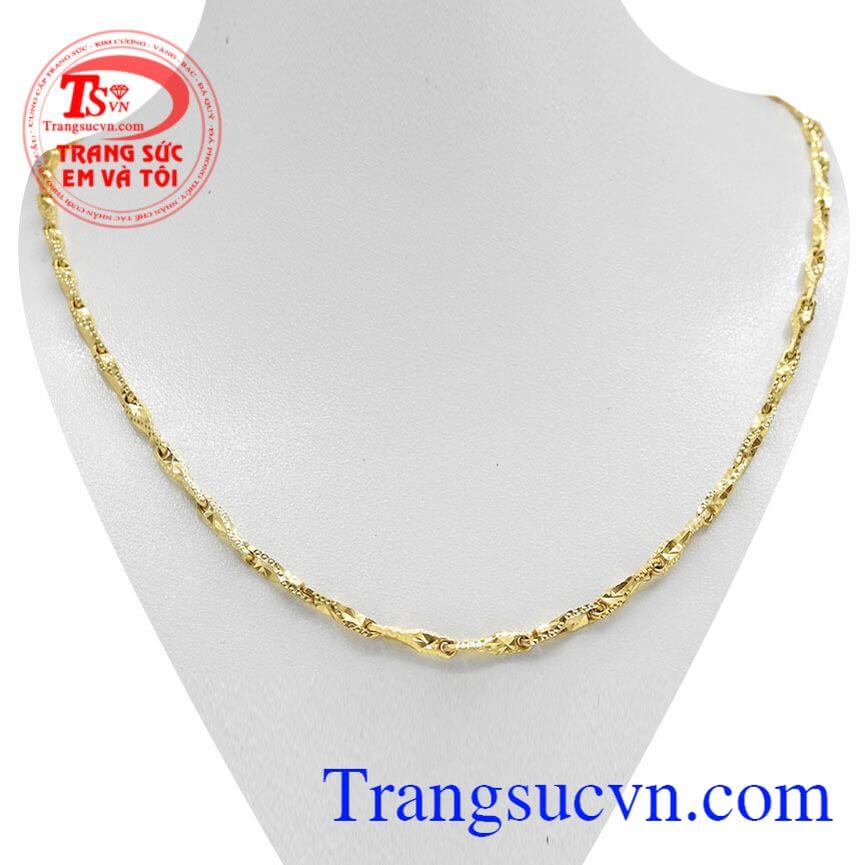 Chiêc dây chuyền nữ sang trọng, dây chuyền nữ đẹp, dây chuyền nữ xinh xắn.