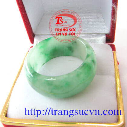 Nhẫn ngọc cẩm thạch thiên nhiên 