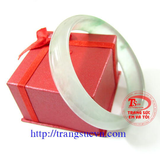 ngoc_phi_thuy_vong-ngoc-cam-thach,