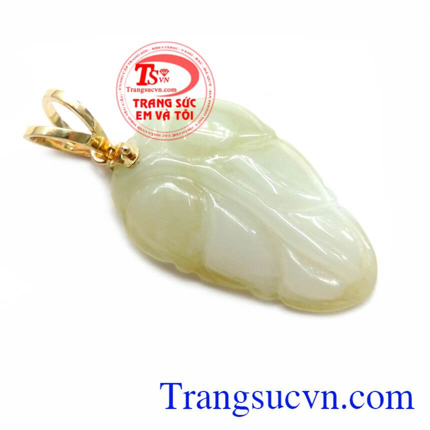 Mặt lá ngọc mang lại may mắn, Mặt dây chuyền nữ, Mặt dây chuyền ngọc