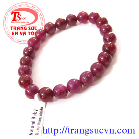 Chiếc vòng tay đá quý ruby