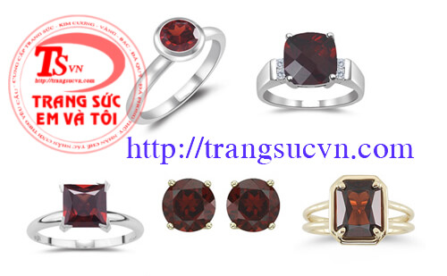 Tháng 1:Đá Garnet – Ngọc hồng lựu Tháng 1:Đá Garnet – Ngọc hồng lựu (Ngọc hồng lựu - ngày sinh từ 23/12 đến 20/1): Tượng trưng cho tình yêu vợ chồng và lòng chung thủy. Là món quà trang sức hoàn hảo cho quà cưới hoặc đính hôn. Giúp dẫn đường trong đêm tối, giúp chủ nhân “sáng” hơn hẳn những người khác. Theo người Ai Cập, ngọc hồng lựu còn là thuốc giải vết rắn cắn và ngộ độc thức ăn. Giúp làm tăng sinh lực, tính nhẫn nại, giúp điều hoà nhịp tim và sự tuần hoàn máu. Là loại đá của sức sống và nghị lực tượng trưng cho tình yêu chân thật, tin cậy và bất tận. Garnet sẽ mang lại may mắn trong tình yêu, tình bạn và ngăn chặn kẻ thù tấn công bạn. Kỉ niệm năm cưới thứ 2, 5, 7.