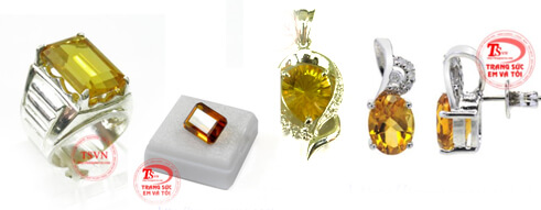 Tháng 11-CITRINE (đá Topaz vàng - ngày sinh từ 24/10 đền 22/11): Được đánh giá là có khả năng chữa bệnh rất tốt. Nó giúp bạn điều tiết cơn giận, giảm stress. Loại đá này chủ yếu dành cho những người bị chứng mất ngủ… Yellow Topaz mang đến sự ấm áp cho cuộc sống của bạn. Đá Citrire – thạch anh vàng Tên gọi Citrine bắt nguồn từ một loại trái cây giống chanh. Đây là một tập hợp thạch anh có màu từ vàng nhạt đến nân vàng. Người xưa từng mang đá Citrine để đề phòng dịch bệnh, xấu xa, cả những ý nghĩ tội lỗi. Nó còn được dùng để chữa những vết rắn cắn và các nọc độc của các loài bò sát khác. Màu sắc: vàng, vàng cam và hồng cam.