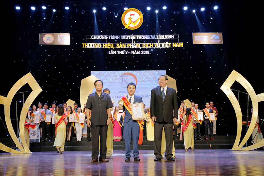 Kỷ niệm 5 năm thành lập Trang Sức Em Và Tôi