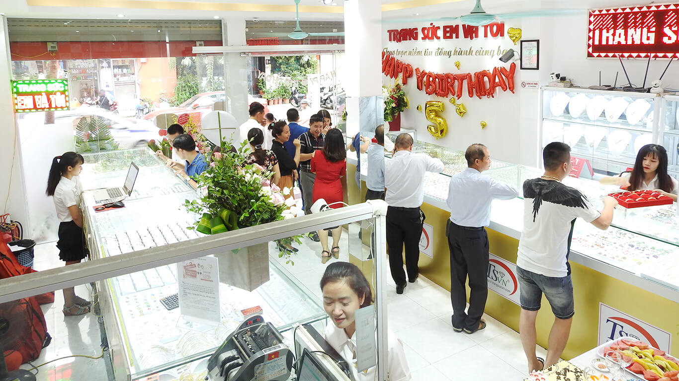 Kỷ niệm 5 năm thành lập Trang Sức Em Và Tôi