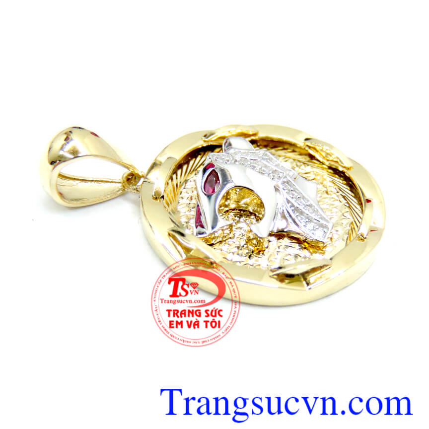 mat-day-chuyen-nam-hinh-bao-dep