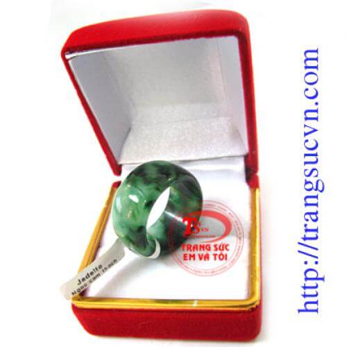 Nhẫn ngọc miến điện