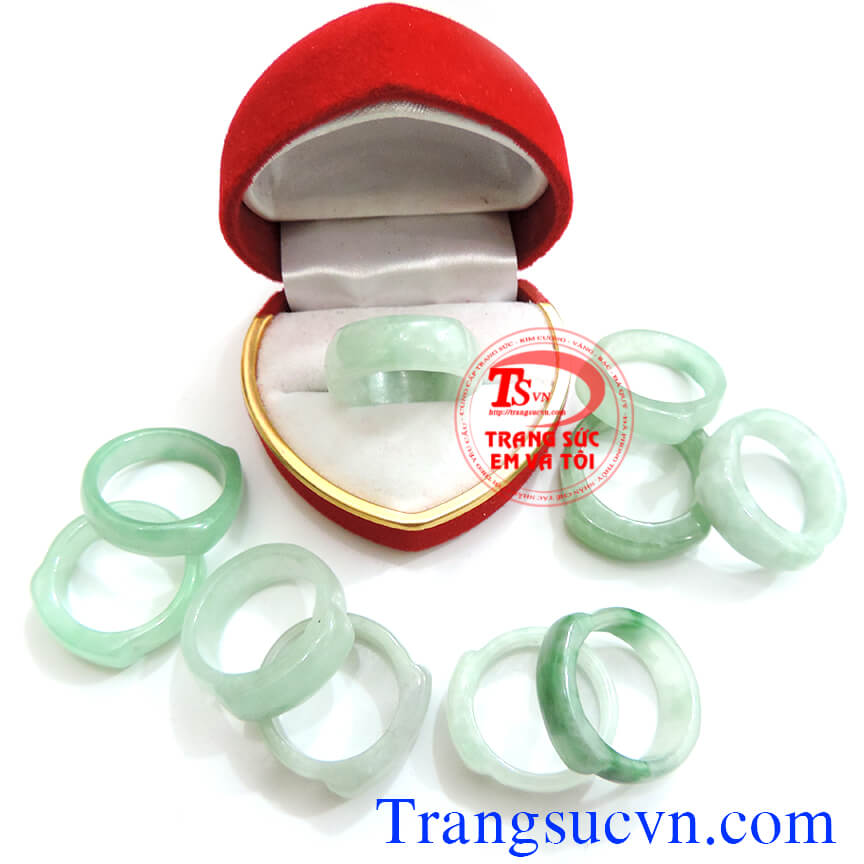 Nhẫn ngọc cẩm thạch thiên nhiên, nhẫn ngọc yên ngựa