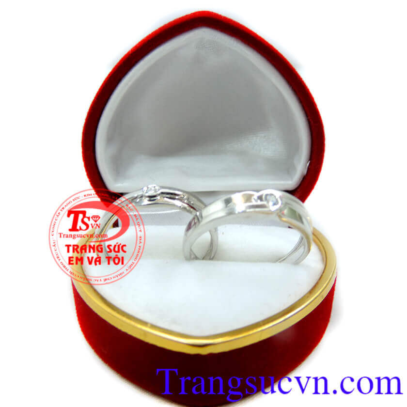 nhan cuoi vang trang kim cuong(1)