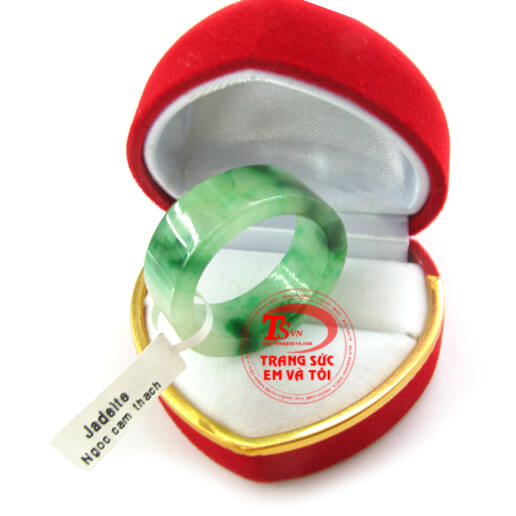 Chiếc nhẫn ngón cái