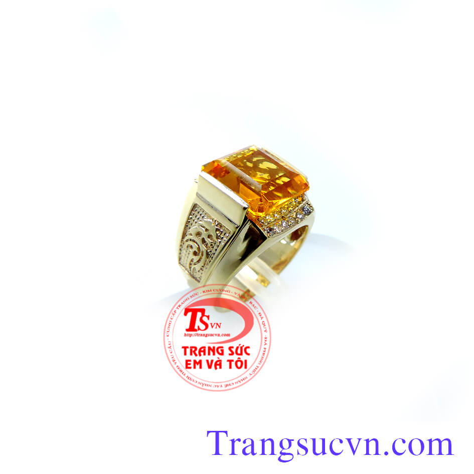 nhan-nam-dep-menh-thuy